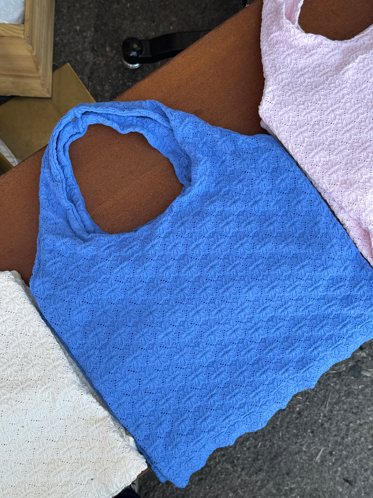 LANA SEAMLESS HALTER TOP